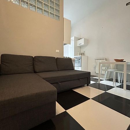Ampio Bilocale Sui Navigli Milano Apartman Kültér fotó